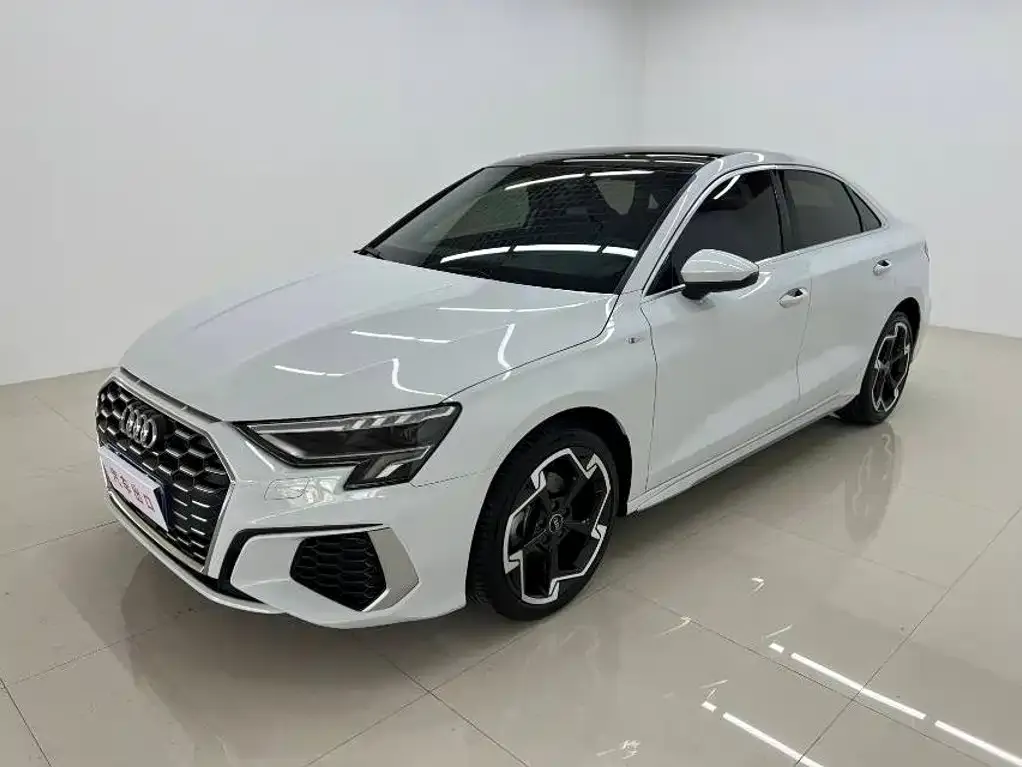 Audi A3 — фото 1