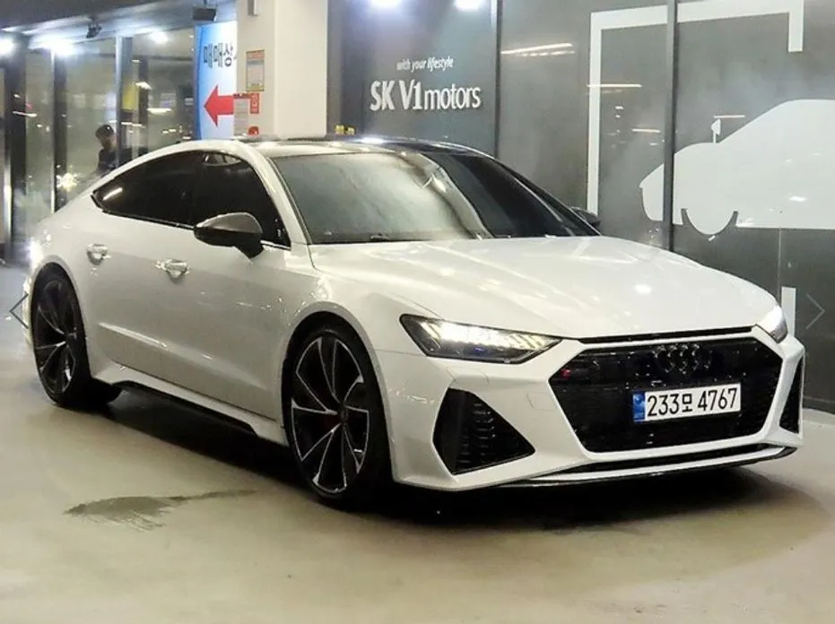 Audi RS7 — фото 1