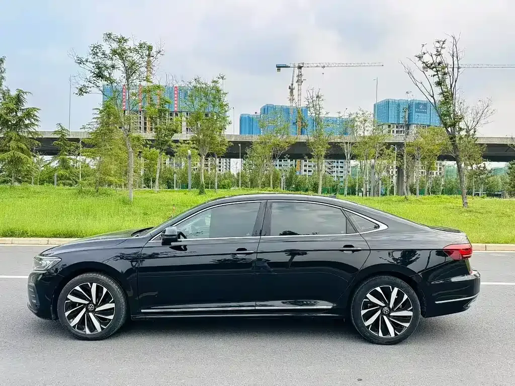 Volkswagen Passat — фото 8