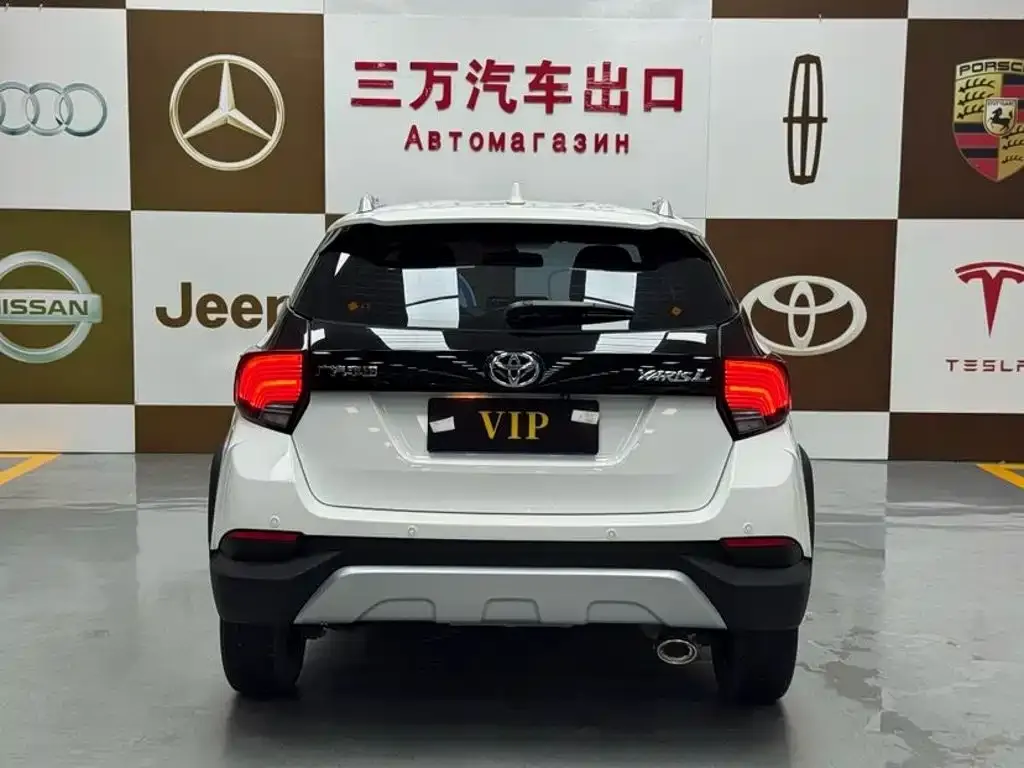 Toyota Yaris L — фото 5