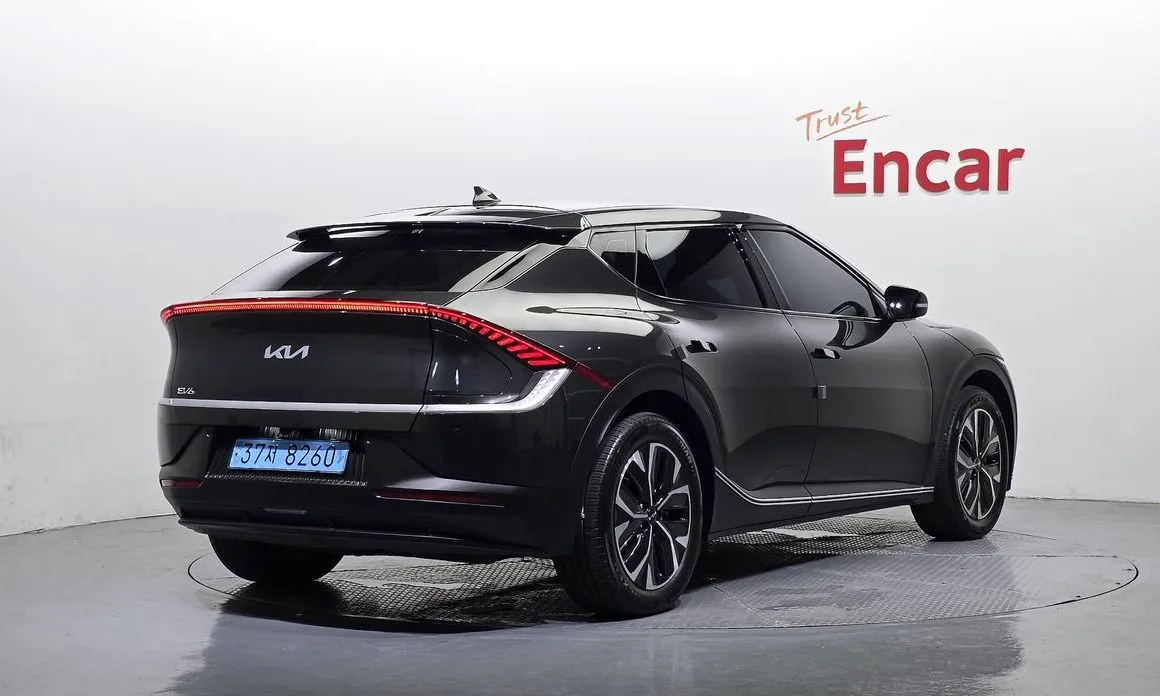 Kia EV6 — фото 8