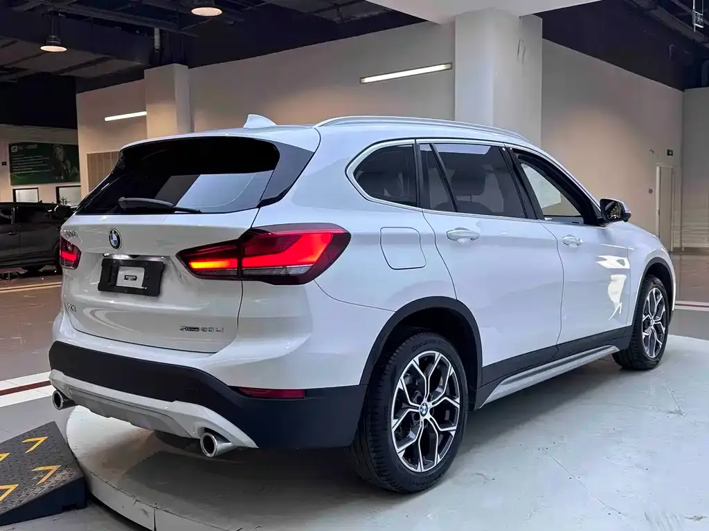 BMW X1 — фото 7
