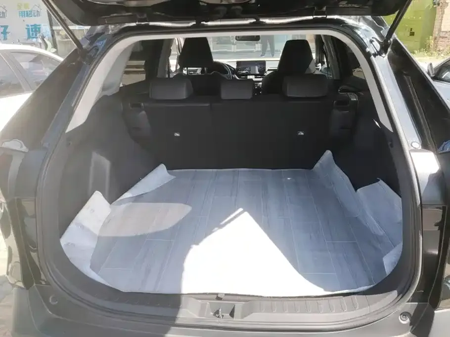 Toyota RAV4 — фото 2