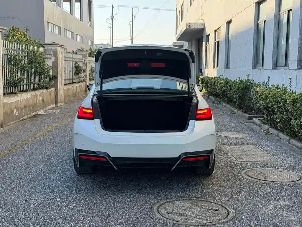 BMW i3 — фото 3