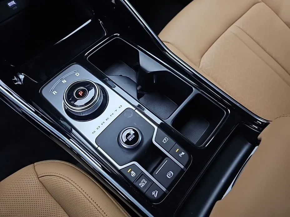 Kia Sorento — фото 4