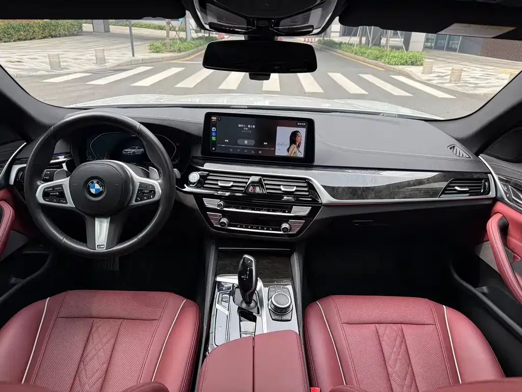 BMW 5 Series — фото 10