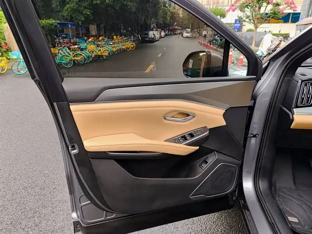 BYD L DM-i 2024 из CN, фото 2