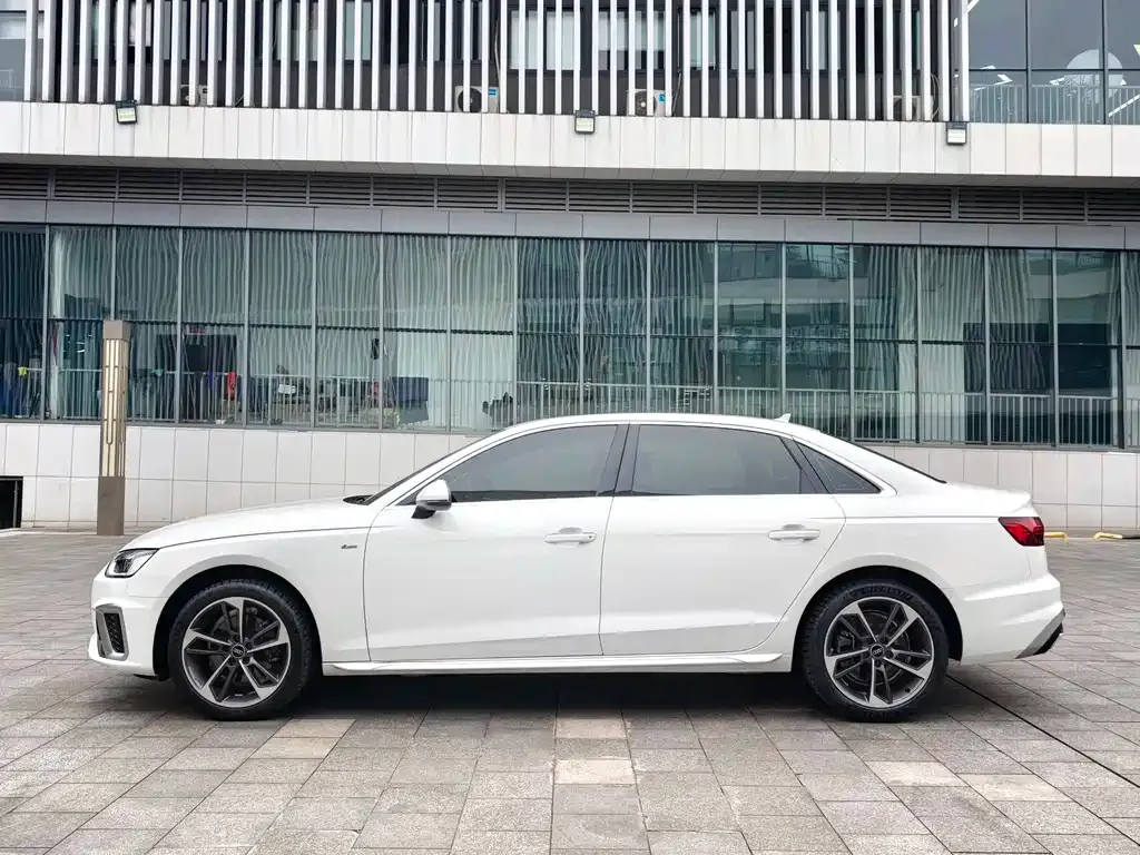 Audi A4L — фото 10