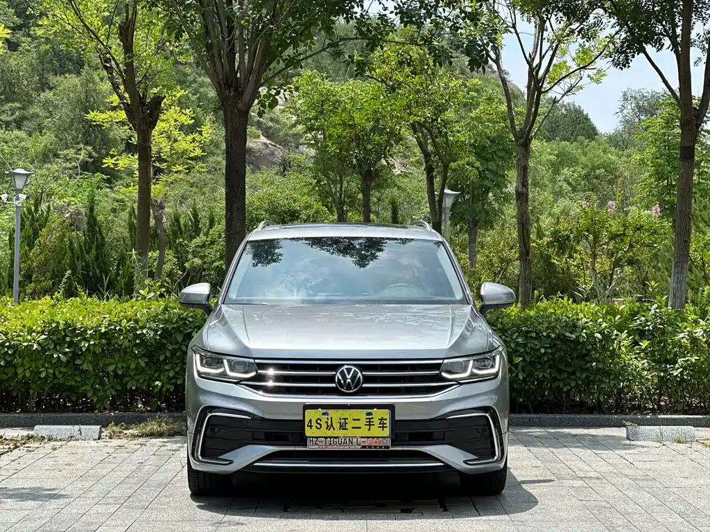 Volkswagen Tiguan L — фото 9
