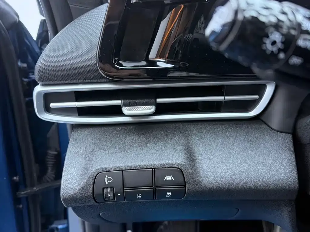 Hyundai Elantra — фото 9