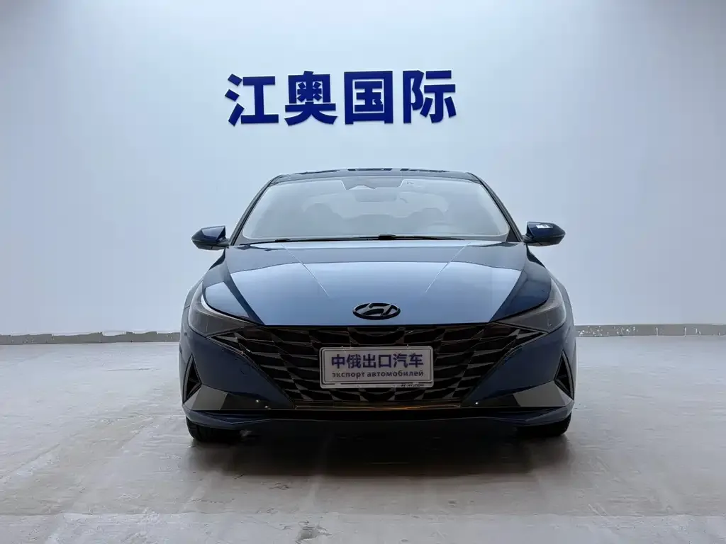 Hyundai Elantra — фото 3