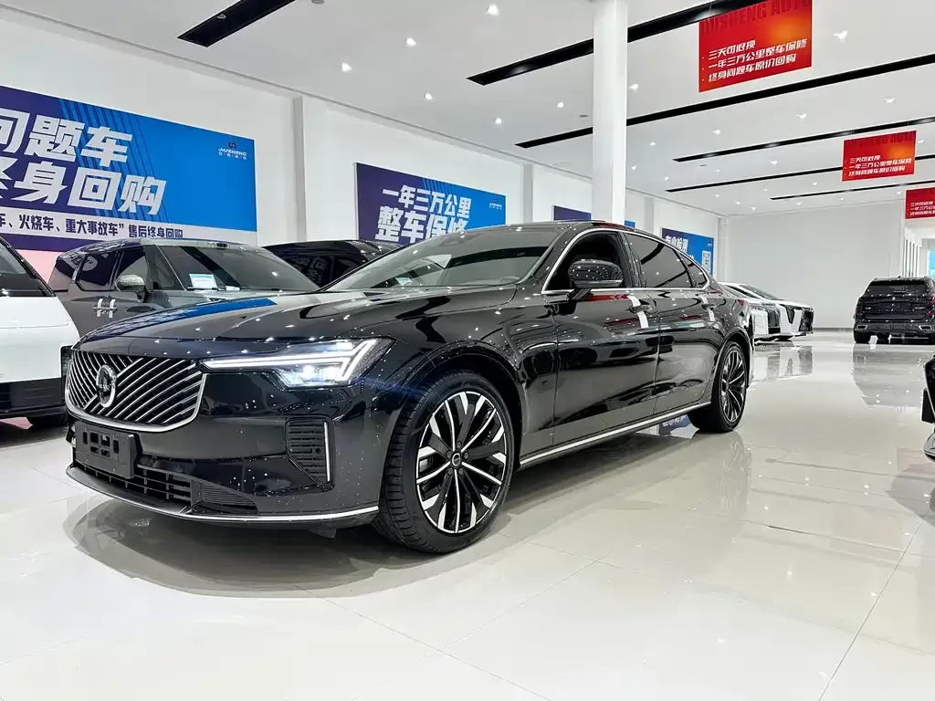 Volvo S90 — фото 1