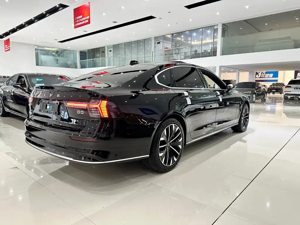 Volvo S90 — фото 10
