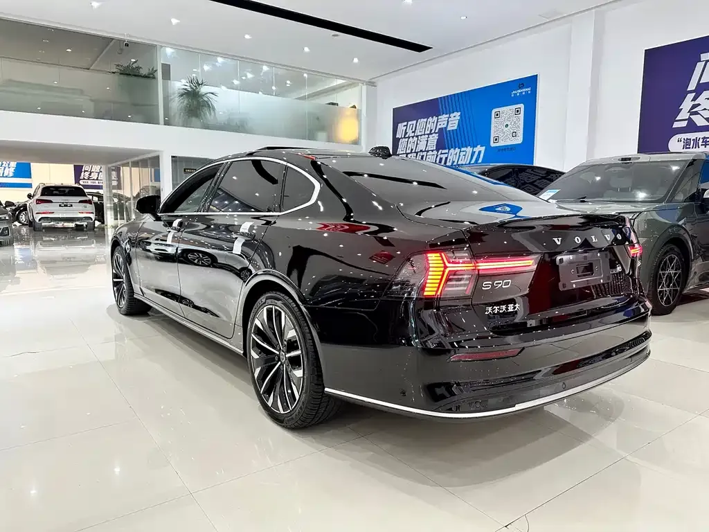Volvo S90 — фото 4