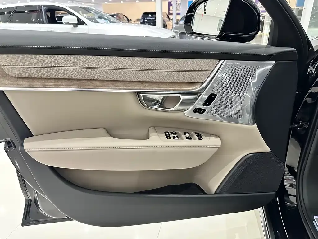 Volvo S90 — фото 3