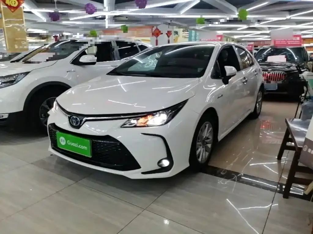 Toyota Corolla — фото 5