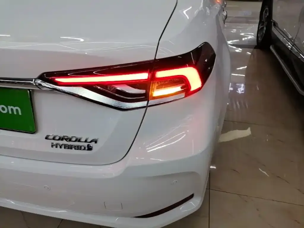 Toyota Corolla — фото 2