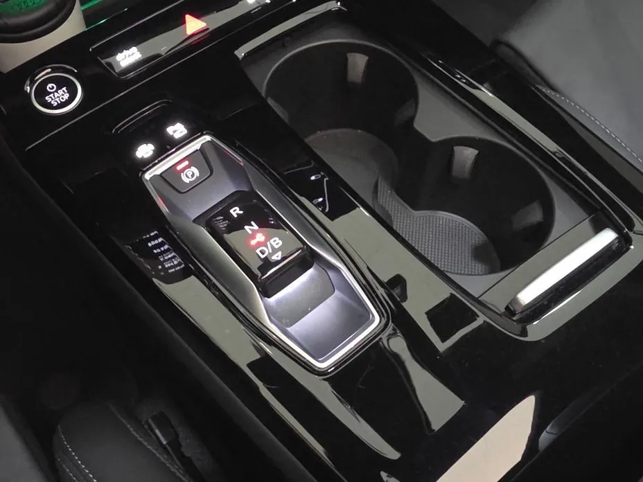 Audi Q6 e-tron 2025 из KR, фото 9