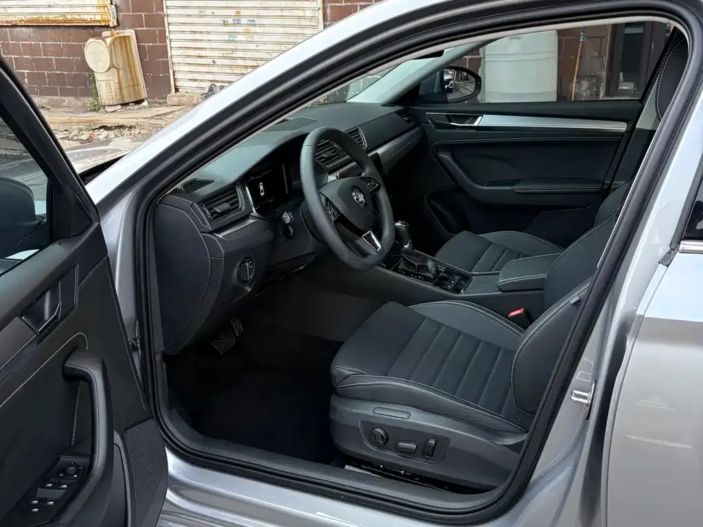 Skoda Superb — фото 2