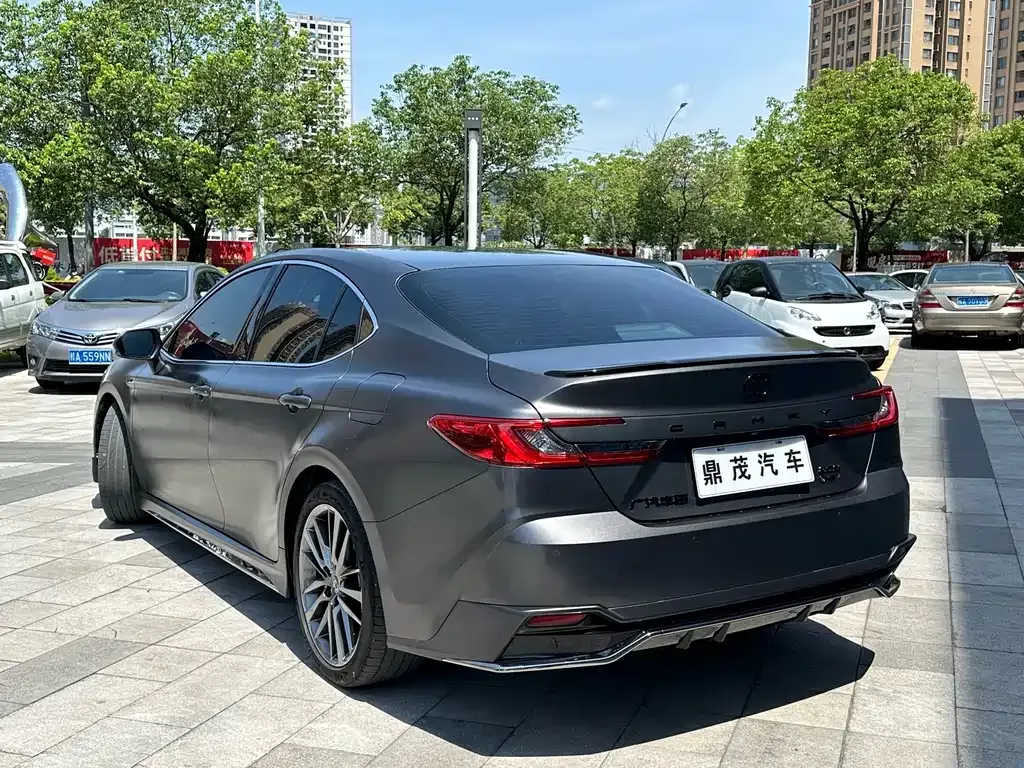 Toyota Camry — фото 6