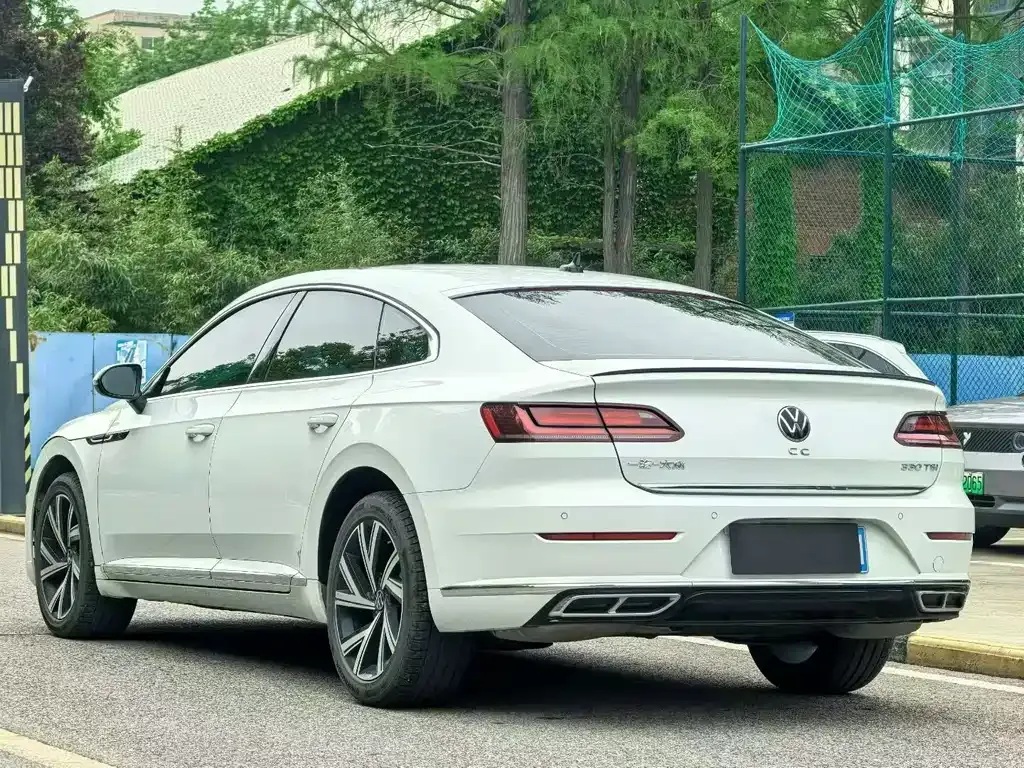Volkswagen CC — фото 9