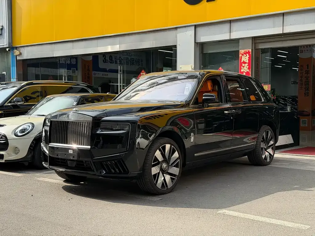 Rolls-Royce Cullinan — фото 1