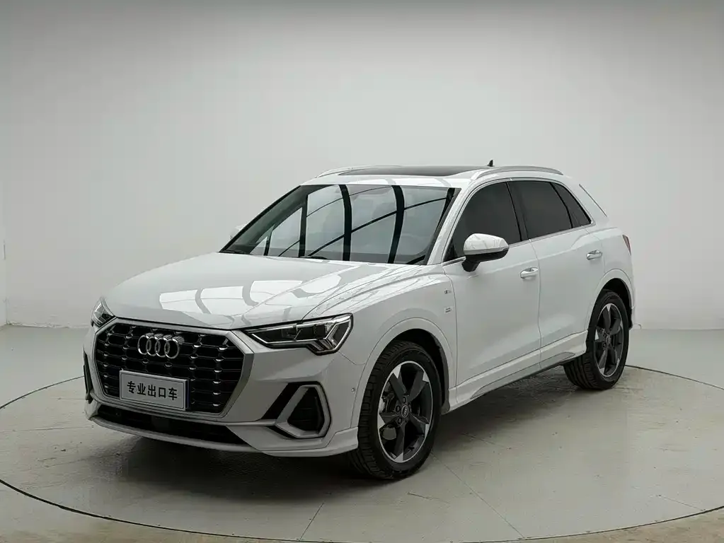 Audi Q3 — фото 1
