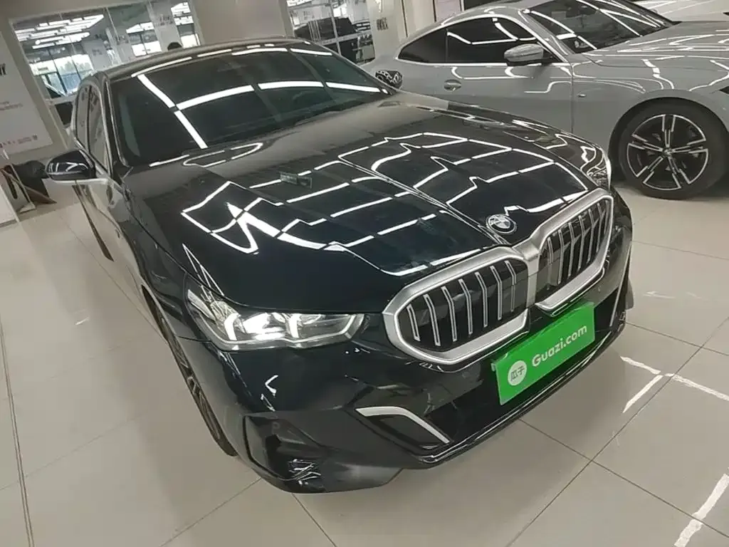 BMW 5 Series — фото 10