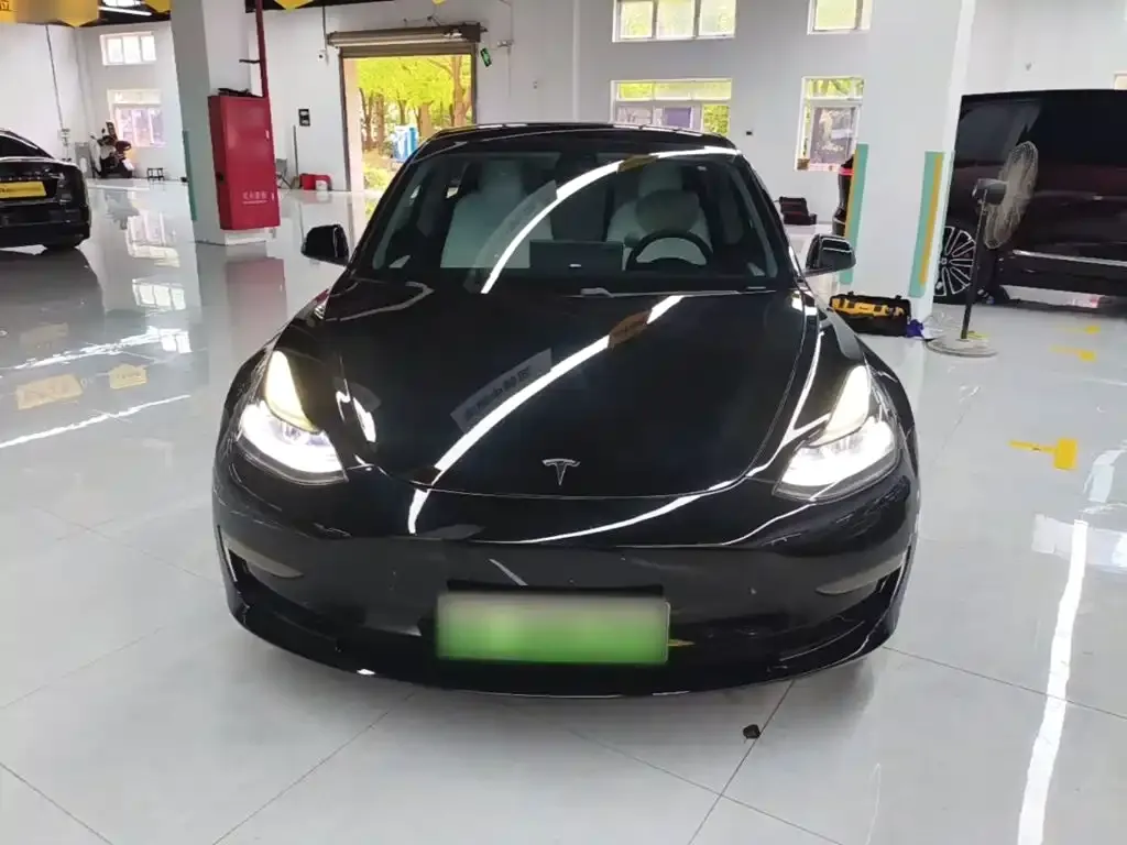 Tesla Model 3 — фото 3