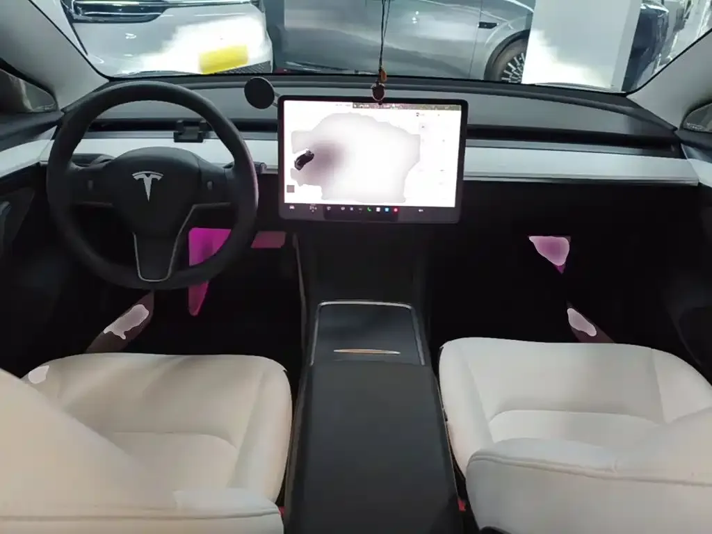Tesla Model 3 — фото 10