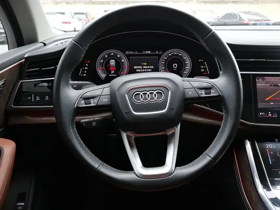 Audi Q7 — фото 6