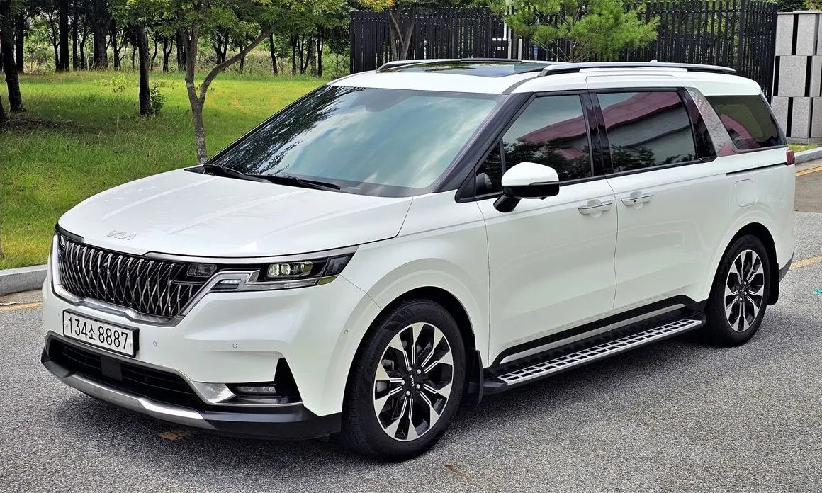 Kia Carnival — фото 1