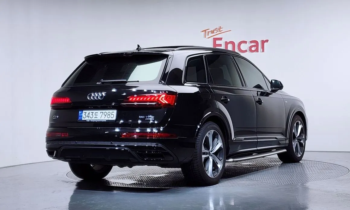 Audi Q7 — фото 6