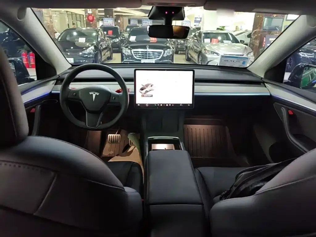 Tesla Model Y — фото 4