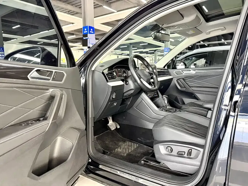 Volkswagen Tiguan L — фото 8