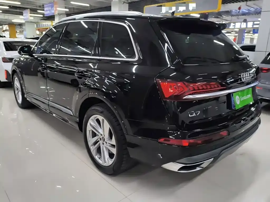 Audi Q7 2023 из CN, фото 3
