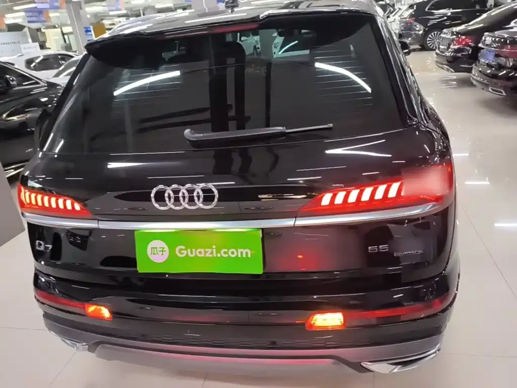 Audi Q7 2023 из CN, фото 8
