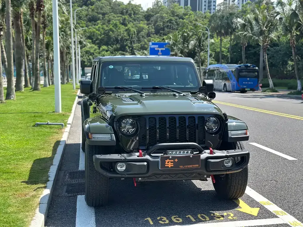 Jeep Gladiator — фото 1