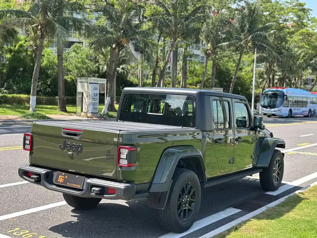 Jeep Gladiator — фото 9