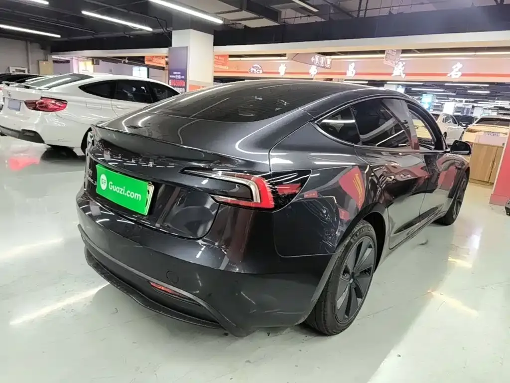 Tesla Model 3 — фото 5