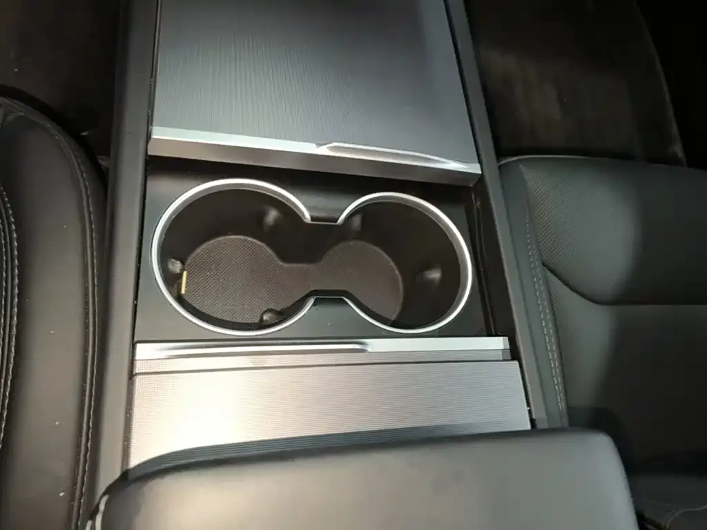 Tesla Model 3 — фото 2