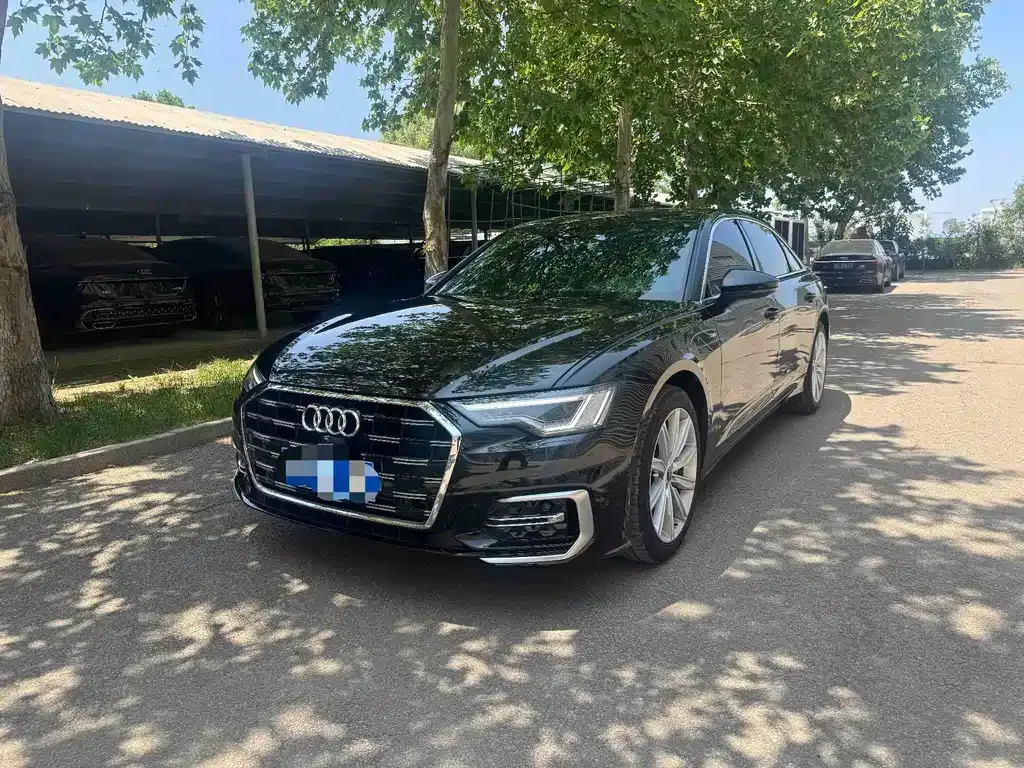 Audi A6L — фото 1