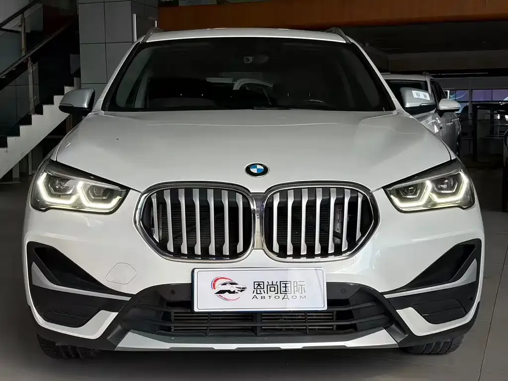 BMW X1 — фото 1