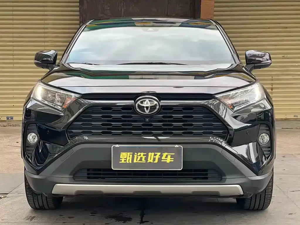 Toyota RAV4 — фото 6