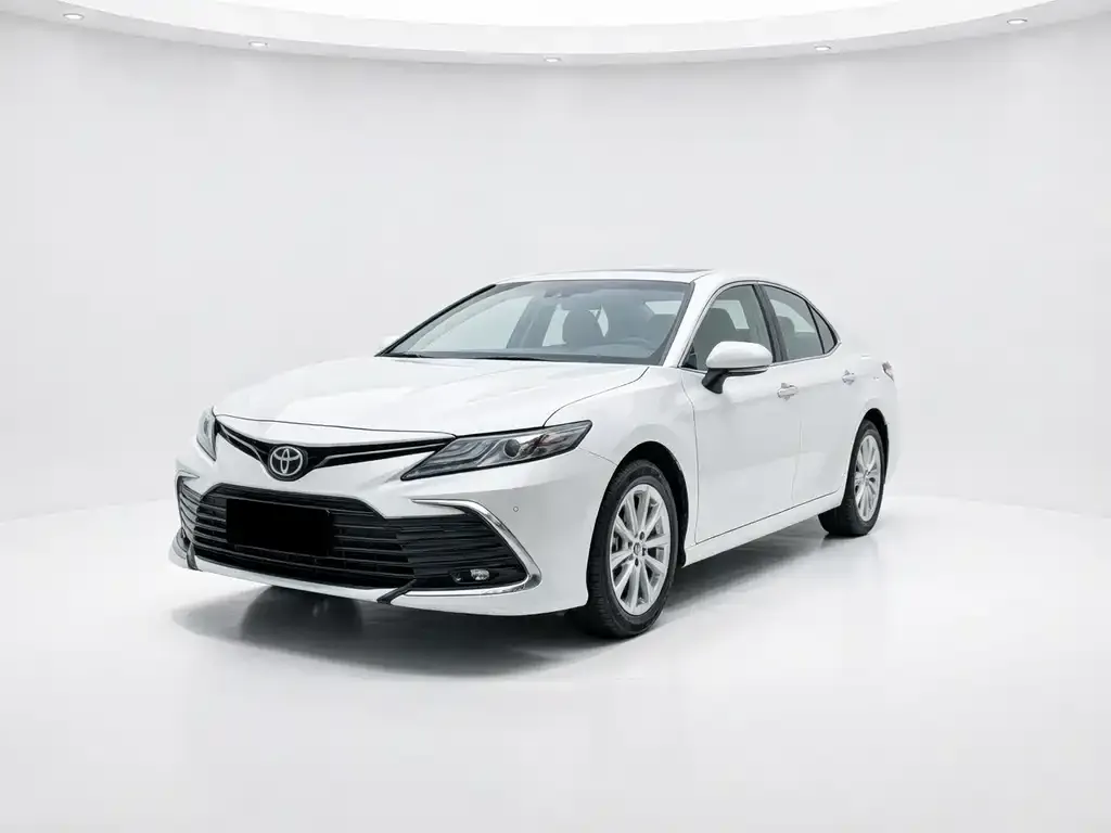 Toyota Camry — фото 1
