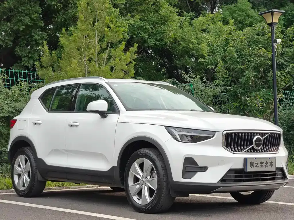 Volvo XC40 — фото 5