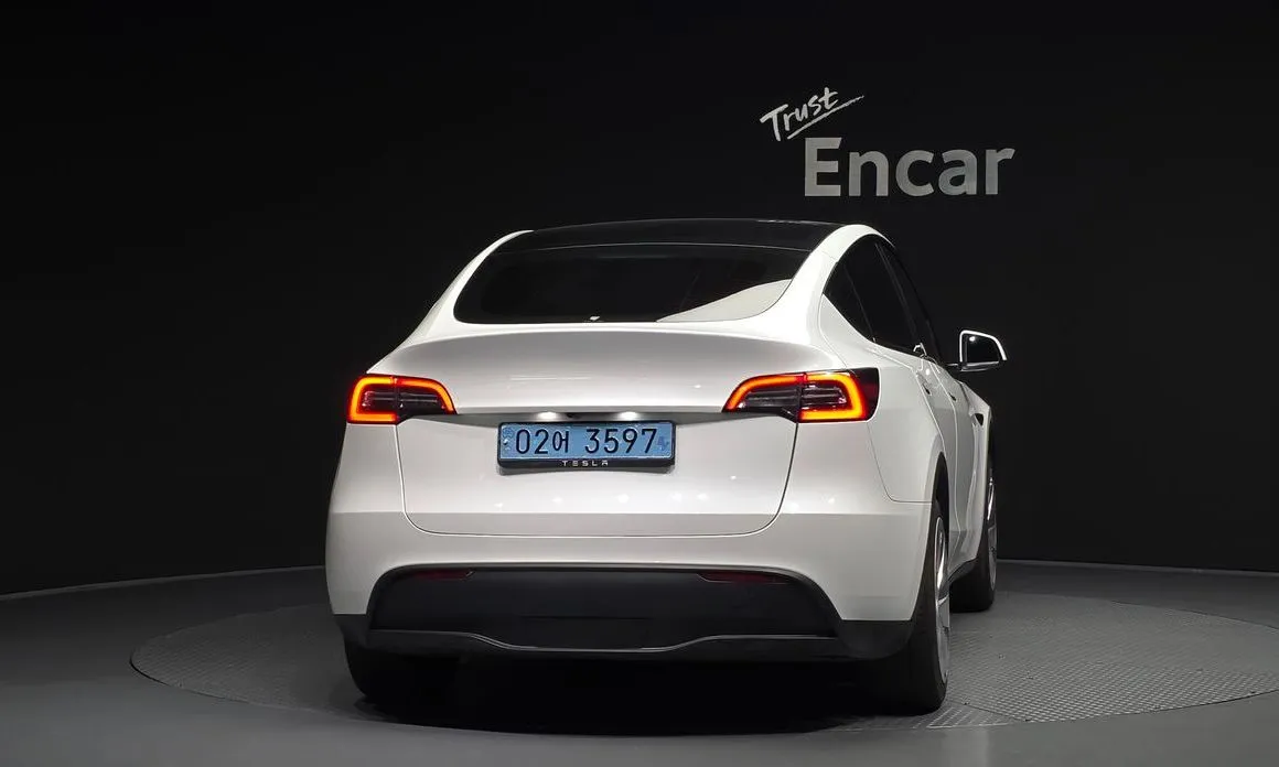 Tesla Model Y 2024 из KR, фото 2