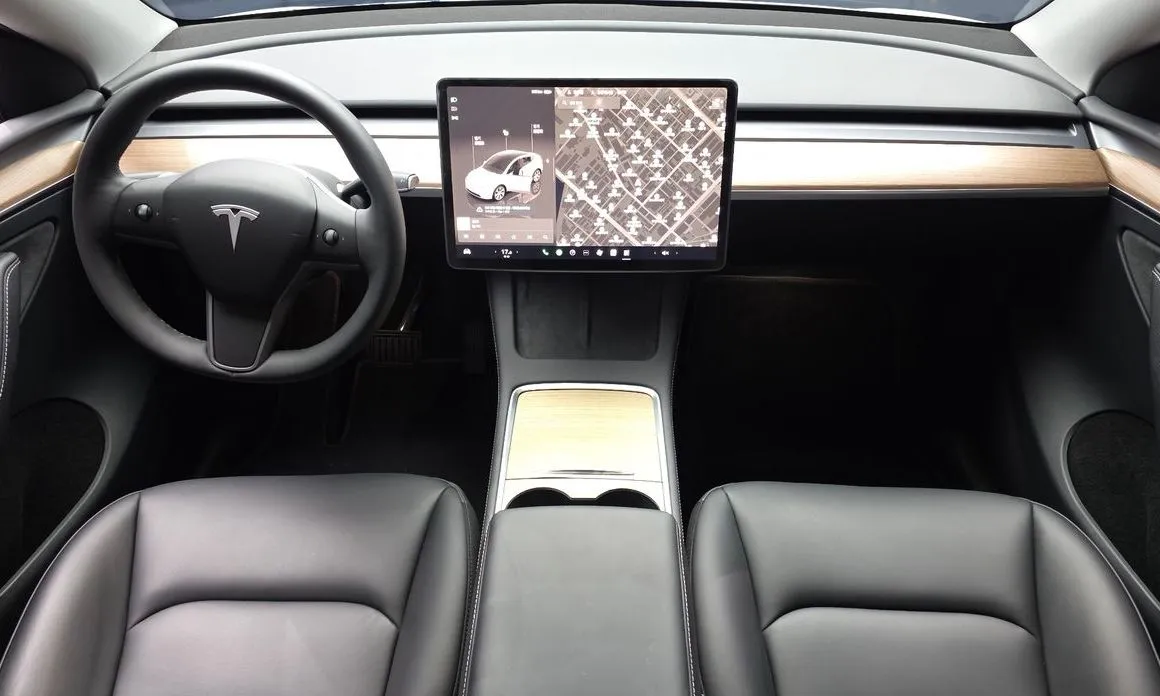 Tesla Model Y 2024 из KR, фото 3