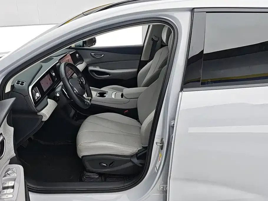 BYD Hiace 05 EV — фото 3