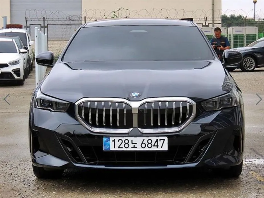 BMW 5-Series — фото 1